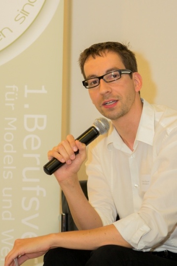 Moderator Frank Bauer