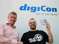 Übergabe der ersten CD Produktion an Band-Contest-Gewinner Übergabe der ersten CD Produktion an Band-Contest-Gewinner