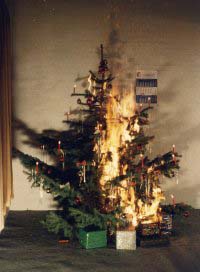 brennender Weihnachtsbaum brennender Weihnachtsbaum