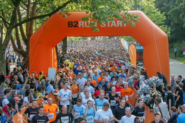 7.500 Läufer machten sich auf den Weg zum dritten B2RUN Dortmund 7.500 Läufer machten sich auf den Weg zum dritten B2RUN Dortmund