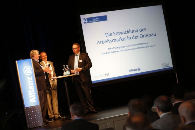 Foto (von links nach rechts): Geschäftsführer Manfred Hammes (WRO), Geschäftsführer Alfred Szorg (Ag Foto (von links nach rechts): Geschäftsführer Manfred Hammes (WRO), Geschäftsführer Alfred Szorg (Ag