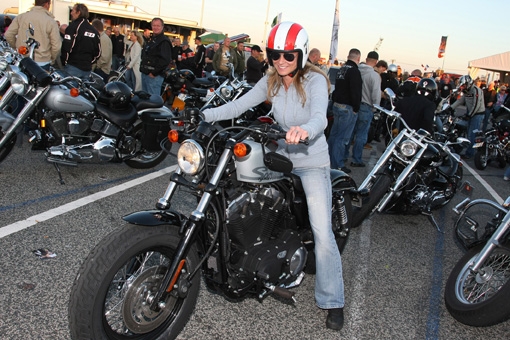 Lady am Harley Festival
