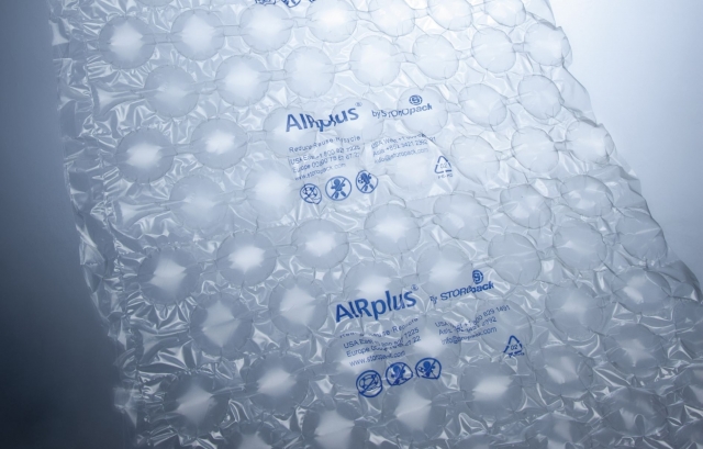 Effizient, kompakt, einfach zu handeln: die Bubble-on-demand Schutzverpackungslösung von Storopack
