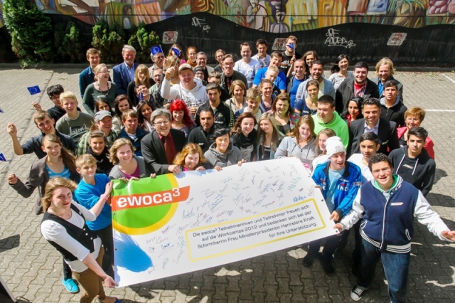 Ein ewoca³-Kochbuch wollen sie gemeinsam schreiben: Die rund 100 Jugendlichen aus NRW, die vom 7. Ju