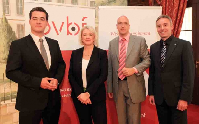 Der gewählte Vorstand führt den bvbf an (v.l.n.r.): Johannes Tröndle, Nicole Schulte-Frankenfeld (Vo Der gewählte Vorstand führt den bvbf an (v.l.n.r.): Johannes Tröndle, Nicole Schulte-Frankenfeld (Vo