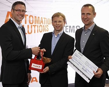 Spendenübergabe mit LICHTBLICKE e.V. (v.l. Michael Büchler, Thomas Kleist (LICHTBLICKE e.V.), Frank Spendenübergabe mit LICHTBLICKE e.V. (v.l. Michael Büchler, Thomas Kleist (LICHTBLICKE e.V.), Frank