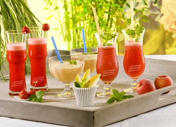 Eiskalt, fruchtig, exotisch: Leckere Frozen Drinks mit Melone, Pfirsich oder Erdbeere - jeder wie er Eiskalt, fruchtig, exotisch: Leckere Frozen Drinks mit Melone, Pfirsich oder Erdbeere - jeder wie er