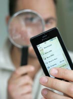 Handys im Test: Redakteure nehmen ständige aktuelle Modelle im Praxistest unter die Lupe Handys im Test: Redakteure nehmen ständige aktuelle Modelle im Praxistest unter die Lupe