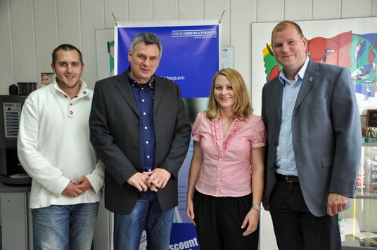 V.l.n.r.: Martin Gabler, Klaus Gabler, Daniela Scheidung und RGF-Repräsentant Thomas Meurers. V.l.n.r.: Martin Gabler, Klaus Gabler, Daniela Scheidung und RGF-Repräsentant Thomas Meurers.