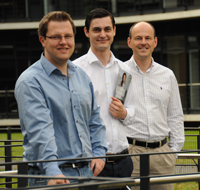Von links: Matthias Neugebauer, Artur Schlaht, Prof. Dr. Thiesse