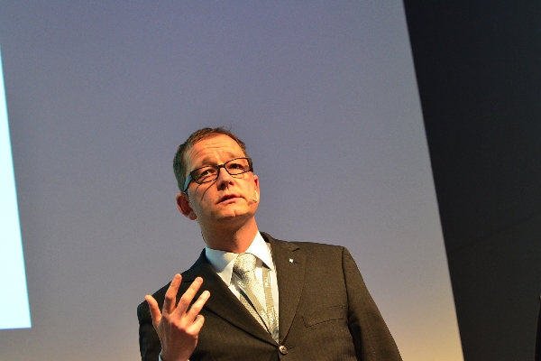 Dr. Oliver Oswald (MHP) auf dem automotiveDAY 2012 Dr. Oliver Oswald (MHP) auf dem automotiveDAY 2012