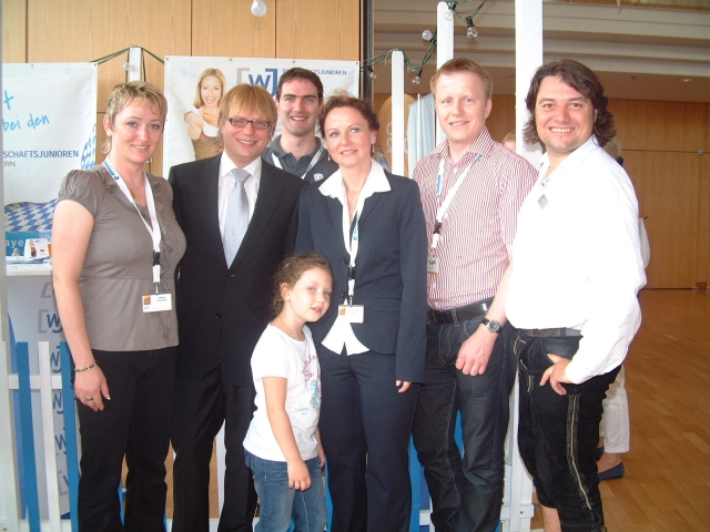 Beruf und Familie im Einklang, unter diesem Motto eröffnete Landesvorsitzender Tim Schlotthauer (2.v Beruf und Familie im Einklang, unter diesem Motto eröffnete Landesvorsitzender Tim Schlotthauer (2.v