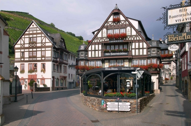 Das Hotel Alte Bauernschänke verwöhnt mit Wein und Wellness Das Hotel Alte Bauernschänke verwöhnt mit Wein und Wellness