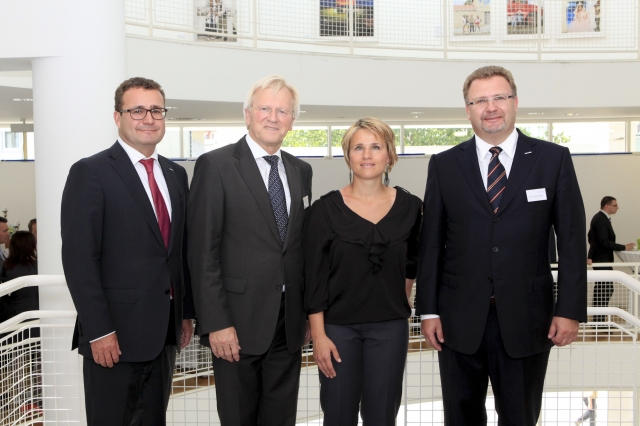 Ingenics-Vorstand Jörg Herkommer, Heinrich Haasis, Präsident des Welt-Sparkassenverbandes, Vera Bent Ingenics-Vorstand Jörg Herkommer, Heinrich Haasis, Präsident des Welt-Sparkassenverbandes, Vera Bent