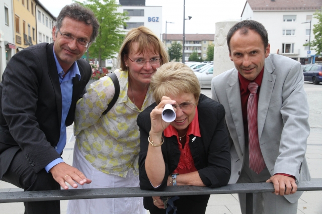 v.l.n.r.: Stephan Heinle (Konfliktcoaching), Astrid Gövert (Marketingleitung Tyczka Totalgaz), Corne v.l.n.r.: Stephan Heinle (Konfliktcoaching), Astrid Gövert (Marketingleitung Tyczka Totalgaz), Corne
