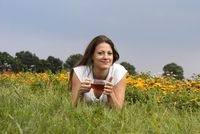 Kräuter-Teemischungen haben einen wohltuende Wirkung auf Körper und Sinne. Aus biologischem Anbau st Kräuter-Teemischungen haben einen wohltuende Wirkung auf Körper und Sinne. Aus biologischem Anbau st