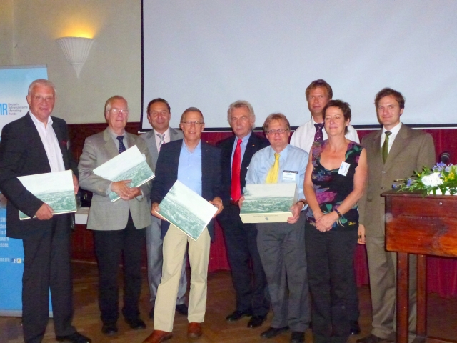 Vorstand der DSMR und Gastredner - vli Dieter Disselkamp, Dr. Haro Eden, Peter Faidt, Edgar Sidamgro Vorstand der DSMR und Gastredner - vli Dieter Disselkamp, Dr. Haro Eden, Peter Faidt, Edgar Sidamgro