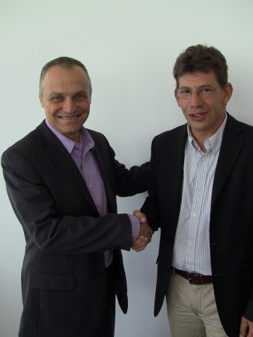 Herbert Loerch, Vorstand SAPERION AG, und Ido Schechter, CEO Top Image Systems Herbert Loerch, Vorstand SAPERION AG, und Ido Schechter, CEO Top Image Systems