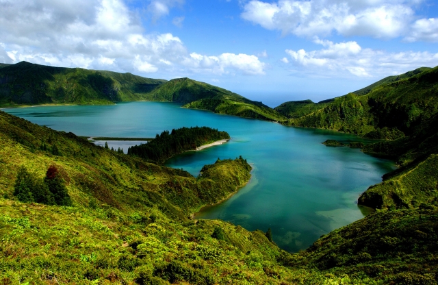 Vulkanlandschaft auf der Azoreninsel Sao Miguel Vulkanlandschaft auf der Azoreninsel Sao Miguel