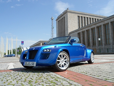 Mit dem Elektroroadster MIC7-e von Citysax quer durch Europa. Das flotte Cabrio ist eines von zwanzi Mit dem Elektroroadster MIC7-e von Citysax quer durch Europa. Das flotte Cabrio ist eines von zwanzi