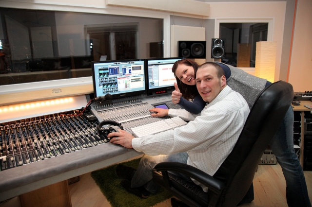 Kristin Doree im Sonarklang Tonstudio Kristin Doree im Sonarklang Tonstudio