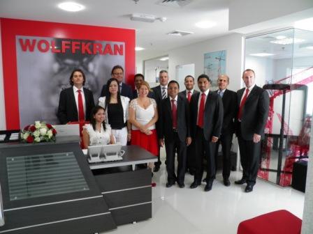 Dr. Peter Schiefer und Martin Kirby freuen sich über neue Perspektiven in Dubai. Dr. Peter Schiefer und Martin Kirby freuen sich über neue Perspektiven in Dubai.