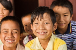Schulkinder in Myanmar (Fotocredit Projects Abroad)
