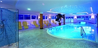 Indoorpool im Wellnesscenter