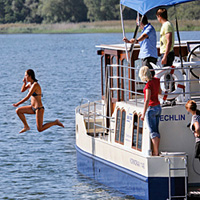 Hausboot als Badeinsel Hausboot als Badeinsel
