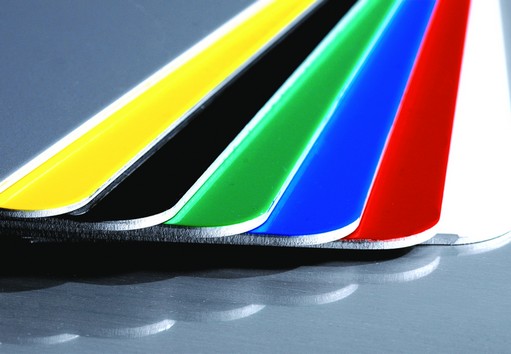 Die glatte Hochglanzoberfläche der Aluminiumplatte ?Signicolor? ist in vielseitigen Farbtypen erhält Die glatte Hochglanzoberfläche der Aluminiumplatte ?Signicolor? ist in vielseitigen Farbtypen erhält