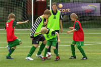 Behinderte Jugendliche trainieren im Camp mit Profitrainern des SV Werder Bremen © SV Werder Bremen Behinderte Jugendliche trainieren im Camp mit Profitrainern des SV Werder Bremen © SV Werder Bremen