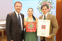 Verleihung des Österreichischen Umweltzeichens an Biokompakt durch Umweltminister Berlakovich.