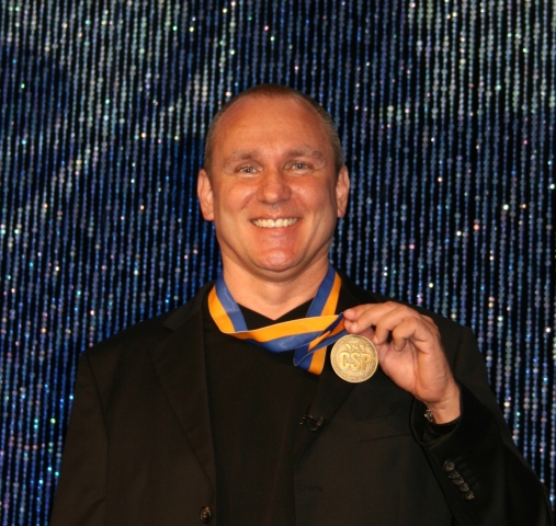 Eric Adler mit seiner CSP-Medaille Eric Adler mit seiner CSP-Medaille