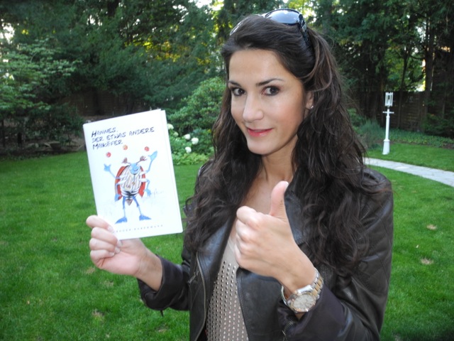 Mariella Ahrens mit Charity-Märchenbuch
