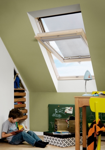 Hitzeschutz-Markisen für VELUX Dachfenster verhindern, dass sich Dachräume im Sommer zu sehr aufheiz