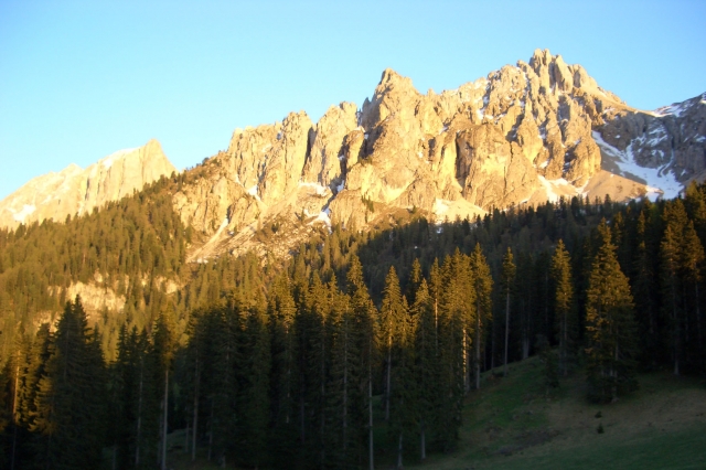 Bergpanorama: Bewegungshunger und Wissensdurst stillen, das geht mit den Wander-Events rund um Welsc Bergpanorama: Bewegungshunger und Wissensdurst stillen, das geht mit den Wander-Events rund um Welsc
