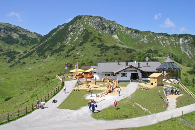 Auf der Gamskokelhütte in der Bergwelt von Zauchensee wurde auf 1900m Seehöhe ein einzigartiger Kind