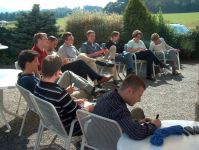 Projektmanager unterstützen sich unternehmensübergreifend bei der Fortbildung „Situatives Projektman