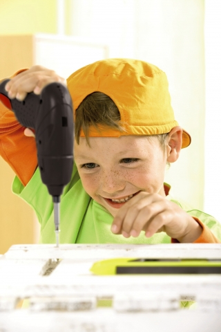 Technik macht Spaß- und ist mit Holz kinderleicht zu begreifen Technik macht Spaß- und ist mit Holz kinderleicht zu begreifen