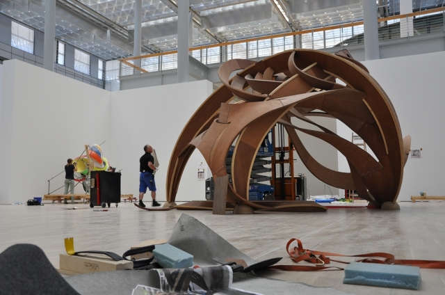 Frank Stella Ausstellung Kunstmuseum Wolfsburg im Aufbau Frank Stella Ausstellung Kunstmuseum Wolfsburg im Aufbau