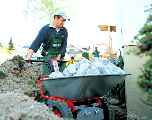Der Minidumper TeMax im Einsatz beim Garten- und Landschaftsbau Der Minidumper TeMax im Einsatz beim Garten- und Landschaftsbau