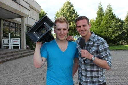 Der rasender Reporter Aljoscha Höhn (rechts) mit Kameramann Tilman Schenk