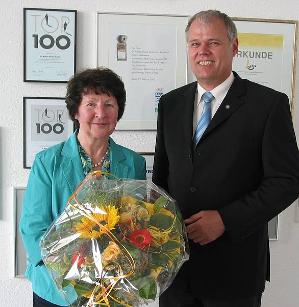 Monika Ries, GF Dr. Walser Dental Senator h.c. Gerhard R. Daiger/Foto: Dr. Walser Dental GmbH