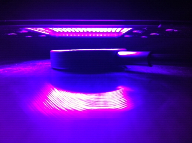 Messungen der Bestrahlungsstärke des NobleCure UV-LED-Härtungssystems Messungen der Bestrahlungsstärke des NobleCure UV-LED-Härtungssystems