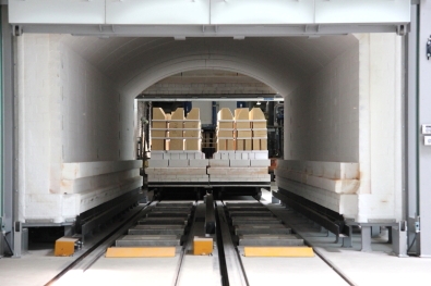 Der neue Hochtemperaturofen verdoppelt die Brennleistung auf 4.000 Tonnen Jahresleistung. Der neue Hochtemperaturofen verdoppelt die Brennleistung auf 4.000 Tonnen Jahresleistung.