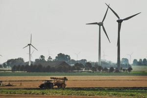 Zerstörung der Landschaften durch unnütze Windkraftanlagen Zerstörung der Landschaften durch unnütze Windkraftanlagen