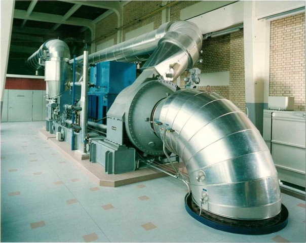 Zweistufiger Brüdenverdichter in einer Zuckerfabrik Zweistufiger Brüdenverdichter in einer Zuckerfabrik