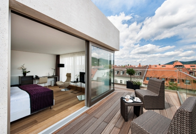 Bergheim 41 - Neues Hotel in Heidelberg mit Terrasseüber den Dächern der Stadt