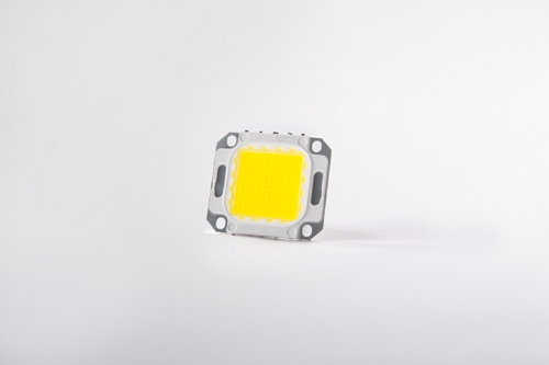 Deutliche Leistungssteigerung dank verbesserter Bracket-Bauform 5009: Chip on Board Modul 120 Lumen/ Deutliche Leistungssteigerung dank verbesserter Bracket-Bauform 5009: Chip on Board Modul 120 Lumen/