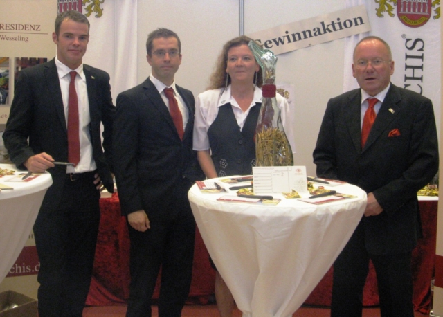 Von links: Das MONARCHIS-Team mit Herr Sebastian Münch, Herr Jan Binder, Frau Susanne Lieb und Herr Von links: Das MONARCHIS-Team mit Herr Sebastian Münch, Herr Jan Binder, Frau Susanne Lieb und Herr